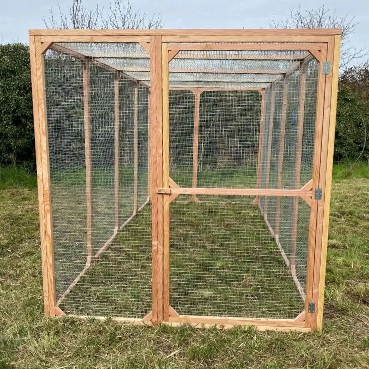Enclos à poules (on tient debout) – conçu pour le bien-être animal