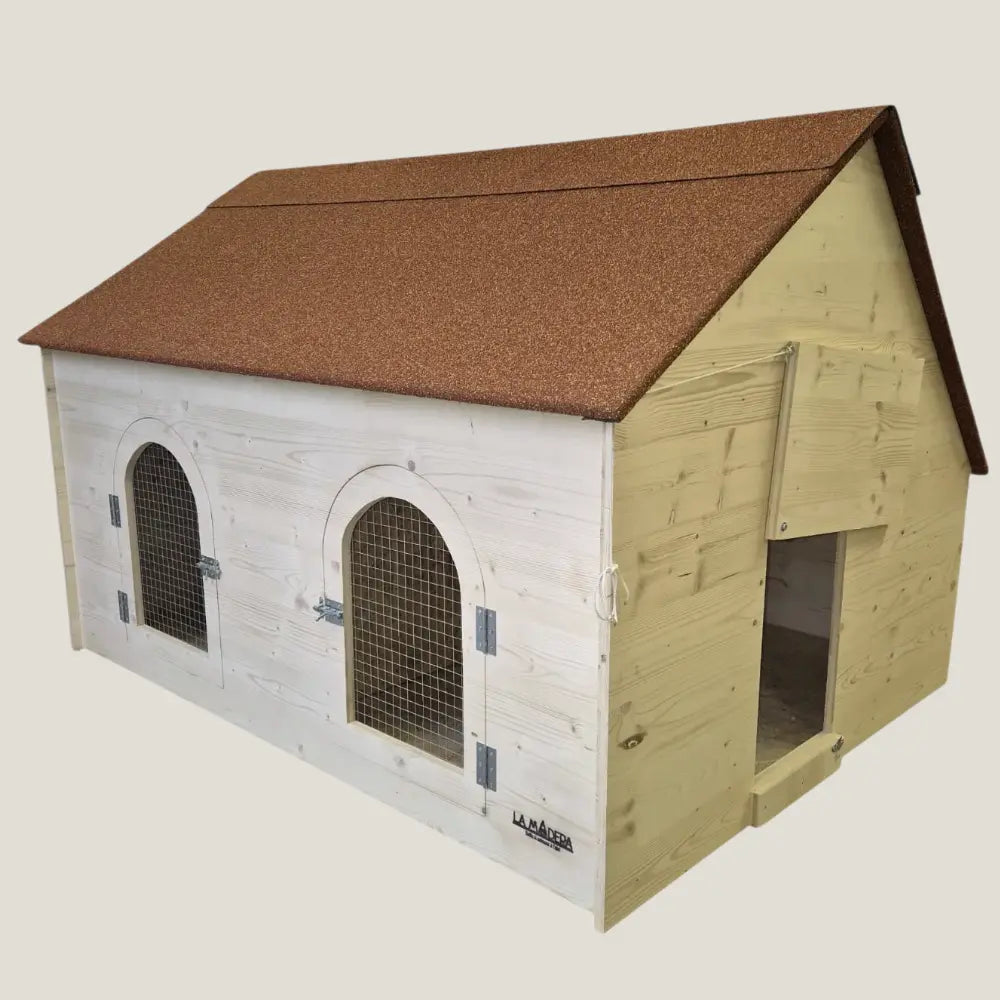Abri extérieur en bois pour oies et canards – toiture durable et porte sécurisée